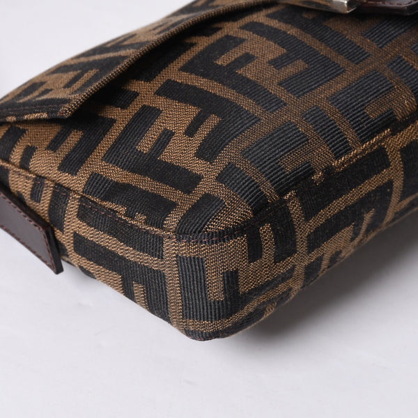 極美品 FENDI フェンディ マンマバケット ワンショルダーバッグ 26424 キャンバス レザー ブラウン ズッカ柄 シルバー金具 中古 4a000497