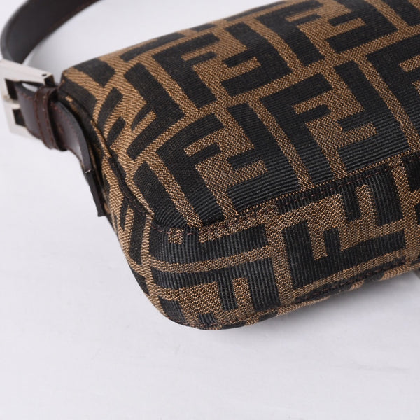 極美品 FENDI フェンディ マンマバケット ワンショルダーバッグ 26424 キャンバス レザー ブラウン ズッカ柄 シルバー金具 中古 4a000497