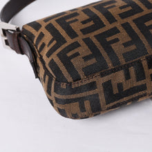 画像をギャラリービューアに読み込む, 極美品 FENDI フェンディ マンマバケット ワンショルダーバッグ 26424 キャンバス レザー ブラウン ズッカ柄 シルバー金具 中古 4a000497