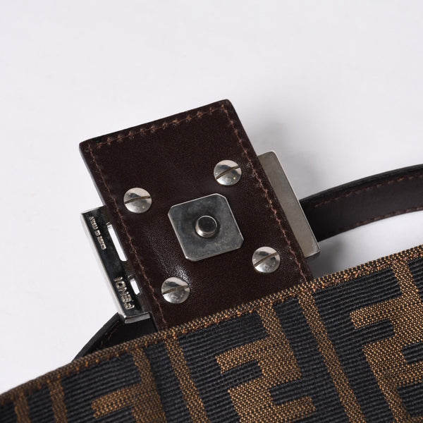 極美品 FENDI フェンディ マンマバケット ワンショルダーバッグ 26424 キャンバス レザー ブラウン ズッカ柄 シルバー金具 中古 4a000497