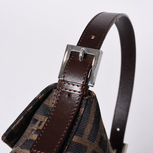 極美品 FENDI フェンディ マンマバケット ワンショルダーバッグ 26424 キャンバス レザー ブラウン ズッカ柄 シルバー金具 中古 4a000497