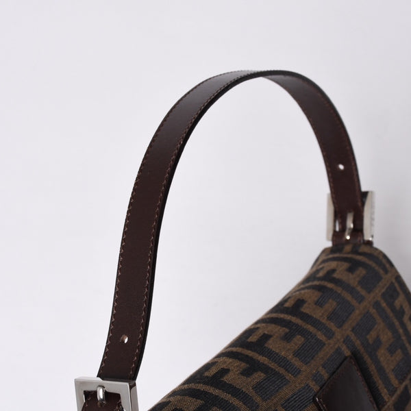 極美品 FENDI フェンディ マンマバケット ワンショルダーバッグ 26424 キャンバス レザー ブラウン ズッカ柄 シルバー金具 中古 4a000497