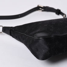 画像をギャラリービューアに読み込む, 極美品 LOUIS VUITTON ルイヴィトン リトル ブローニュ ワンショルダーバッグ M92142 モノグラム サテン ブラック シルバー金具 中古 4a000762
