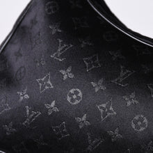 画像をギャラリービューアに読み込む, 極美品 LOUIS VUITTON ルイヴィトン リトル ブローニュ ワンショルダーバッグ M92142 モノグラム サテン ブラック シルバー金具 中古 4a000762