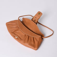 Load image into Gallery viewer, CELINE セリーヌ ワンショルダーバッグ ハンドバッグ CE00/34 レザー ブラウン ゴールド金具 美品 中古 4a000470