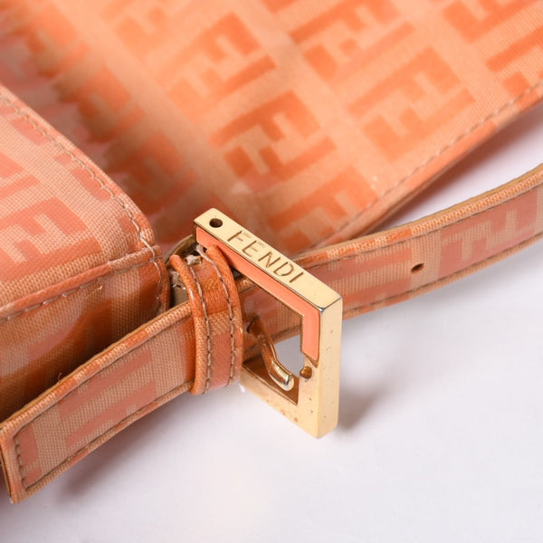 FENDI フェンディ マンマバケット ワンショルダーバッグ ズッカ オレンジ エナメル 美品 中古 4a000521