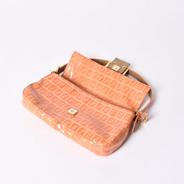 FENDI フェンディ マンマバケット ワンショルダーバッグ ズッカ オレンジ エナメル 美品 中古 4a000521