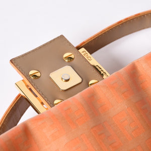 FENDI フェンディ マンマバケット ワンショルダーバッグ ズッカ オレンジ エナメル 美品 中古 4a000521