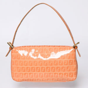 FENDI フェンディ マンマバケット ワンショルダーバッグ ズッカ オレンジ エナメル 美品 中古 4a000521