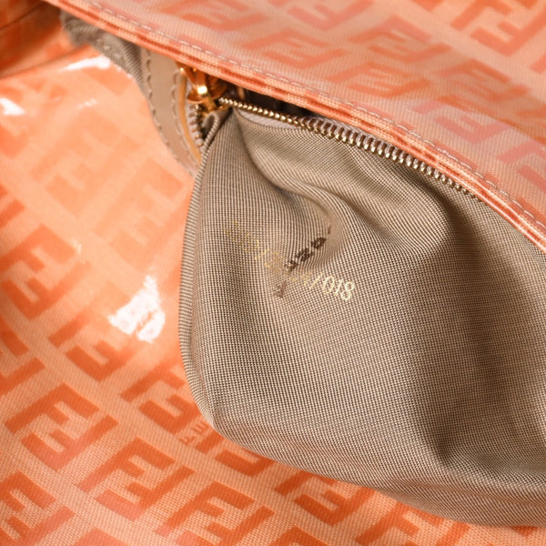 FENDI フェンディ マンマバケット ワンショルダーバッグ ズッカ オレンジ エナメル 美品 中古 4a000521