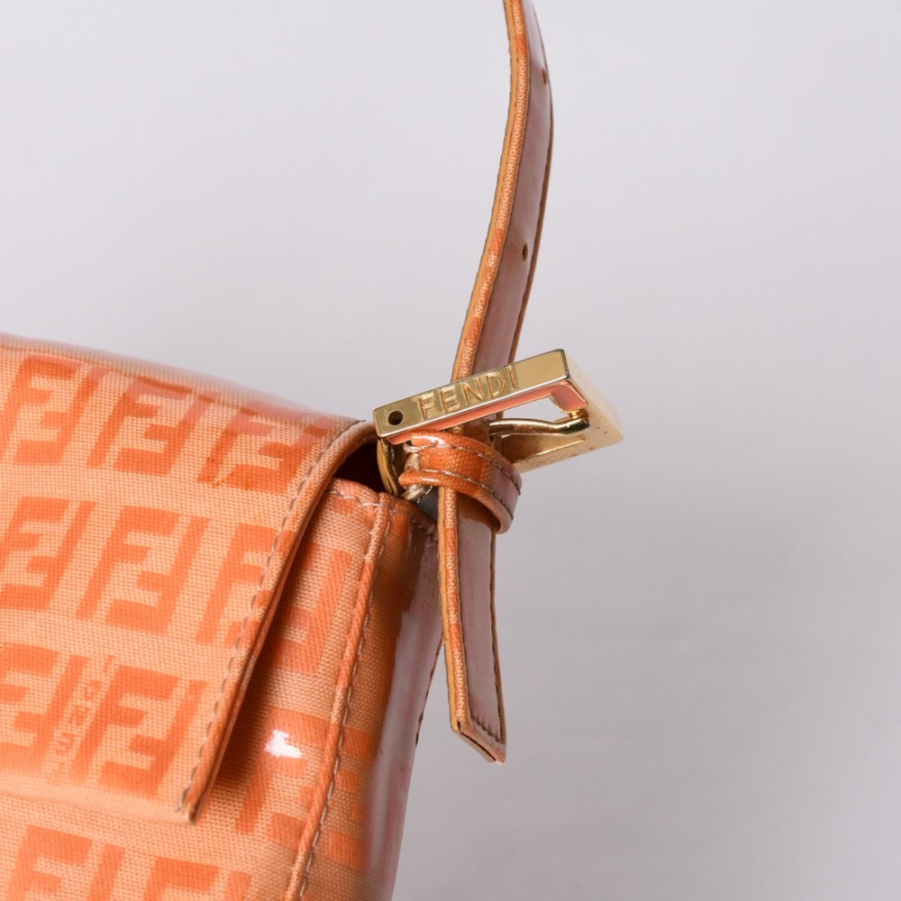 FENDI フェンディ マンマバケット ワンショルダーバッグ ズッカ オレンジ エナメル 美品 中古 4a000521