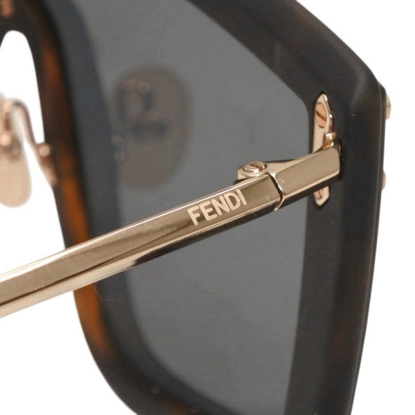 極美品 FENDI フェンディ Sunglasses サングラス M0076 FFロゴ Black ブラック Gold ゴールド 中古 4a000332