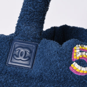 Very good condition CHANEL Pharrell Williams Coco Cocoon tote bag large size 27 series blue pile used 4a000576