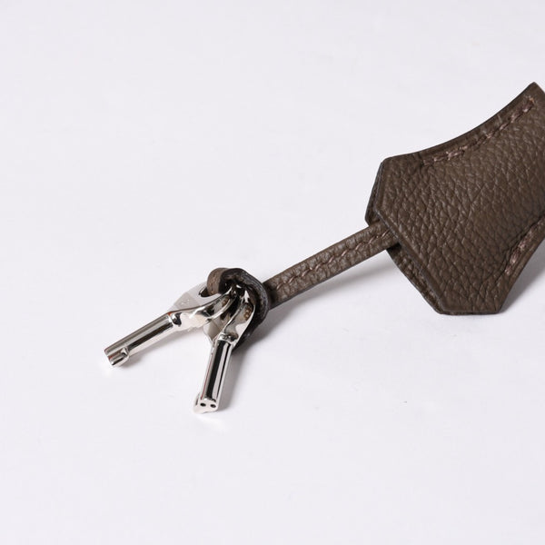 Like new HERMES Handbag Sac Adepeche 41 Taupe Leather Togo Silver Hardware T Stamp Used 4a000578