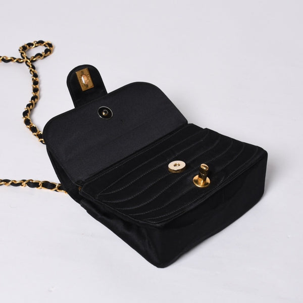 CHANEL シャネル マドモアゼル ミニチェーンショルダーバッグ 2番台 ココマーク サテン ブラック ゴールド金具 美品 中古 4a000510