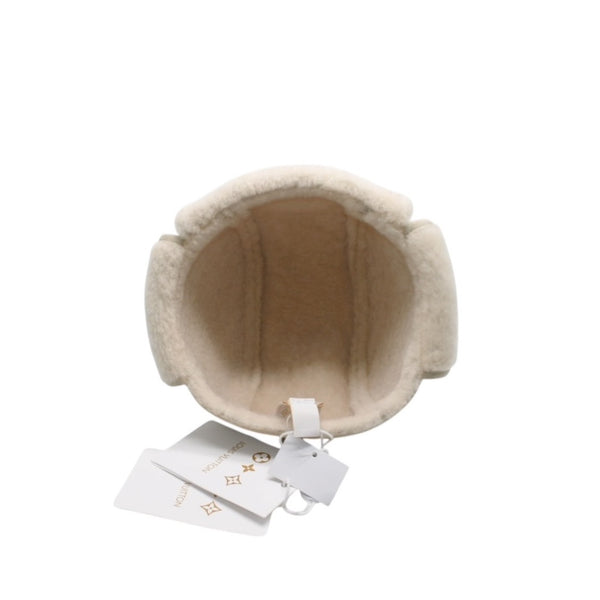New unused item LOUIS VUITTON Kids line Monogram embossed shearling flight cap Beige Size 6M Used 4a001326