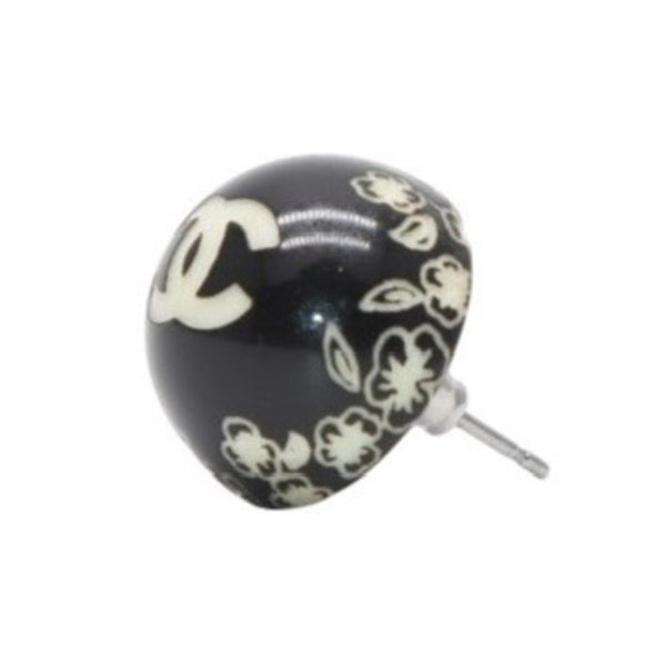 Very Good Condition CHANEL Earrings Coco Mark Button Coco Mark & ​​Camellia Black 06C earrings button CC & camellia black 06C SV Good Condition Used 4a000623