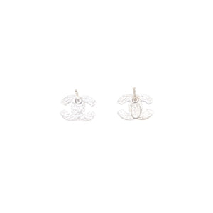 Very good condition CHANEL Chanel earrings here mark mini orange silver 04P engraved on one side earrings mini CC orange 04P SV good condition used 4a000634