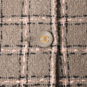 CHANEL Tweed Tailored Jacket PO5934W02262 Size 36, Coco Mark, wool, khaki, pink, black, excellent condition, pre-owned. 4a000888