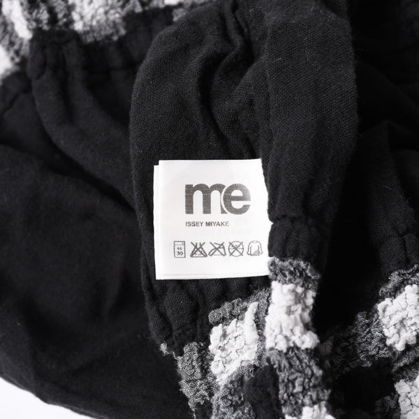 極美品 ISSEY MIYAKE me イッセイミヤケ ミー ワンピース プリーツ ホワイト ブラック MI42FR622 ポリエステル サイズF 中古 4a014077