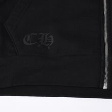 画像をギャラリービューアに読み込む, 新品未使用 CHROME HEARTS クロムハーツ ジップアップ ブラック ゴールド パーカー サイズL ダガージップ オールドイングリッシュロゴ 中古 4a000681