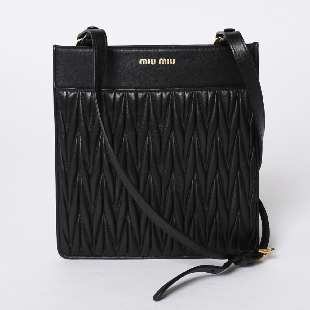 MIU MIU ミュウ ミュウ Shoulder Bag ショルダーバッグ Black ブラック 斜め掛け ポシェット ミニバッグ マテラッセ 美品 中古 4a000135