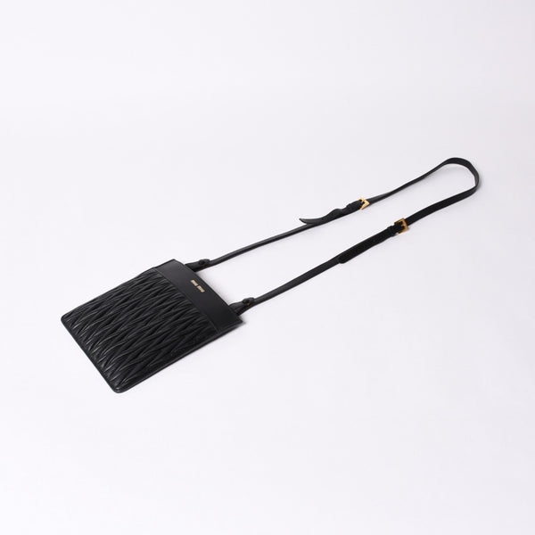 MIU MIU ミュウ ミュウ Shoulder Bag ショルダーバッグ Black ブラック 斜め掛け ポシェット ミニバッグ マテラッセ 美品 中古 4a000135