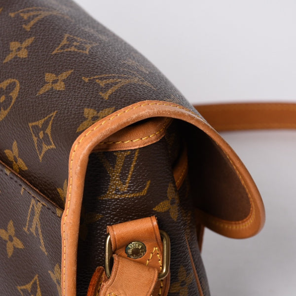 LOUIS VUITTON Jinbeer MM Monogram M42247 Shoulder bag Brown Gold hardware Good condition Used 4a000725