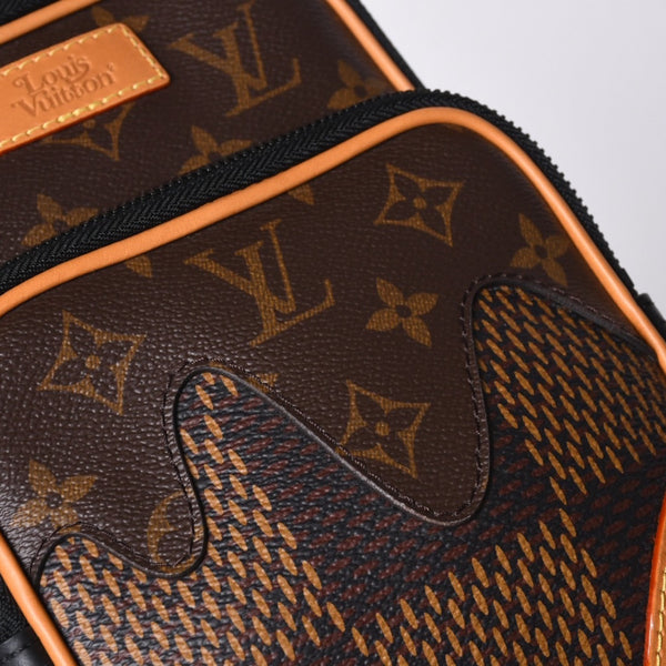 新品同様 LOUIS VUITTON ルイヴィトン NIGO ダミエジャイアント アマゾン スリングバッグ N40379 2020年 ショルダーバッグ ロゴ 中古 4a001015