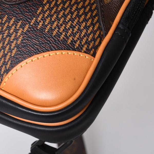 新品同様 LOUIS VUITTON ルイヴィトン NIGO ダミエジャイアント アマゾン スリングバッグ N40379 2020年 ショルダーバッグ ロゴ 中古 4a001015