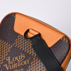 新品同様 LOUIS VUITTON ルイヴィトン NIGO ダミエジャイアント アマゾン スリングバッグ N40379 2020年 ショルダーバッグ ロゴ 中古 4a001015