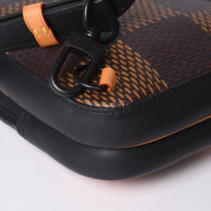 新品同様 LOUIS VUITTON ルイヴィトン NIGO ダミエジャイアント アマゾン スリングバッグ N40379 2020年 ショルダーバッグ ロゴ 中古 4a001015