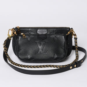 極美品 LOUIS VUITTON ルイヴィトン モノグラム アンプラント ミュルティ ポシェット アクセソワール ブラック M80399 現行 ゴールド金具 中古 4a000801