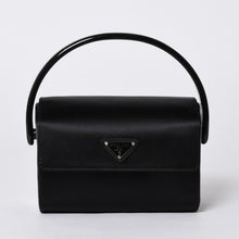 画像をギャラリービューアに読み込む, 新品未使用 PRADA プラダ ハンドバッグ B6782 トライアングルロゴ 三角ロゴ レザー レーヨン シルク ブラック シルバー金具 中古 4a000424