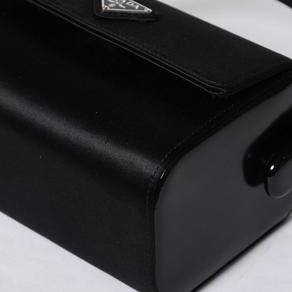 新品未使用 PRADA プラダ ハンドバッグ B6782 トライアングルロゴ 三角ロゴ レザー レーヨン シルク ブラック シルバー金具 中古 4a000424