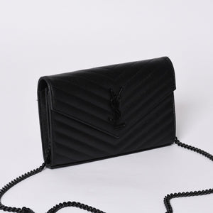 新品未使用 SAINT LAURENT PARIS サンローランパリ カサンドラ エンベロープ チェーンウォレット 377828 グレインドプードルレザー 中古 4a000428