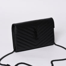 画像をギャラリービューアに読み込む, 新品未使用 SAINT LAURENT PARIS サンローランパリ カサンドラ エンベロープ チェーンウォレット 377828 グレインドプードルレザー 中古 4a000428