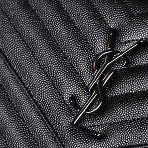 新品未使用 SAINT LAURENT PARIS サンローランパリ カサンドラ エンベロープ チェーンウォレット 377828 グレインドプードルレザー 中古 4a000428