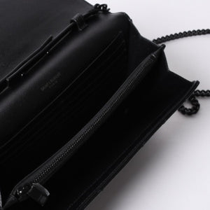 新品未使用 SAINT LAURENT PARIS サンローランパリ カサンドラ エンベロープ チェーンウォレット 377828 グレインドプードルレザー 中古 4a000428
