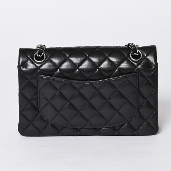 CHANEL シャネル チェーンショルダーバッグ マトラッセ23 Wフラップラップ ラムスキン ブラックシルバー 16番台 中古 4a001057