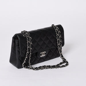 CHANEL シャネル チェーンショルダーバッグ マトラッセ23 Wフラップラップ ラムスキン ブラックシルバー 16番台 中古 4a001057