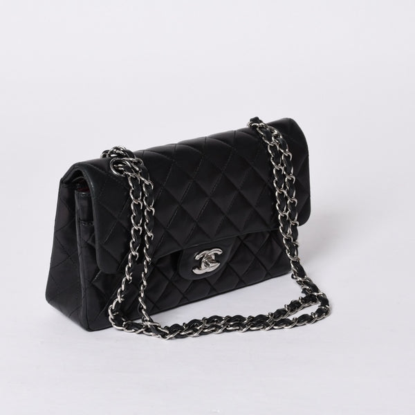 CHANEL シャネル チェーンショルダーバッグ マトラッセ23 Wフラップラップ ラムスキン ブラックシルバー 16番台 中古 4a001057