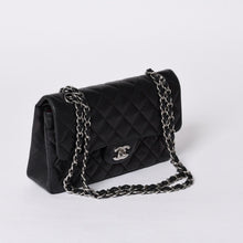 画像をギャラリービューアに読み込む, CHANEL シャネル チェーンショルダーバッグ マトラッセ23 Wフラップラップ ラムスキン ブラックシルバー 16番台 中古 4a001057
