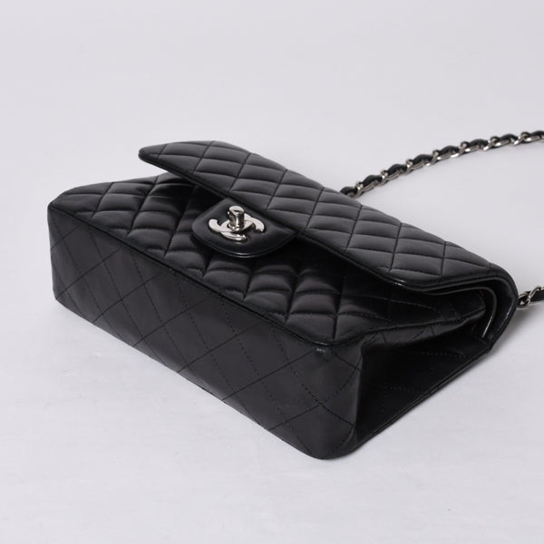 CHANEL シャネル チェーンショルダーバッグ マトラッセ23 Wフラップラップ ラムスキン ブラックシルバー 16番台 中古 4a001057