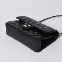 画像をギャラリービューアに読み込む, CHANEL シャネル チェーンショルダーバッグ マトラッセ23 Wフラップラップ ラムスキン ブラックシルバー 16番台 中古 4a001057