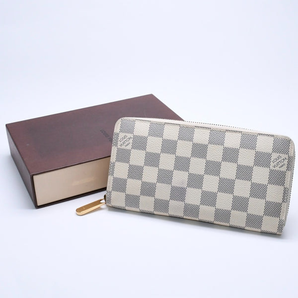 Very Good Condition LOUIS VUITTON Zippy Wallet White Gray Damier Azur N41660 Damier Canvas Used 4a003006