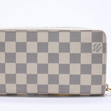 Load image into Gallery viewer, 極美品 LOUIS VUITTON ルイヴィトン ジッピーウォレット ホワイト グレー ダミエ アズール N41660 ダミエキャンバス 中古 4a003006