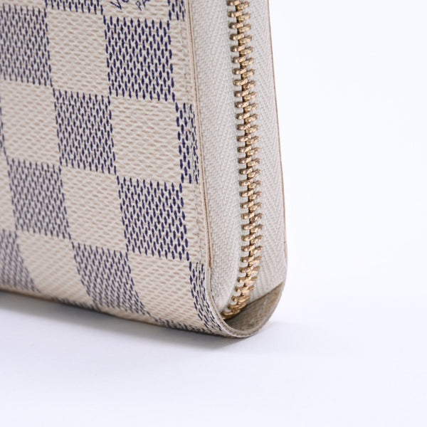 Very Good Condition LOUIS VUITTON Zippy Wallet White Gray Damier Azur N41660 Damier Canvas Used 4a003006