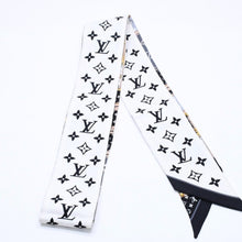 Load image into Gallery viewer, LOUIS VUITTON ルイヴィトン スカーフ バンドーBB モノグラム レッツ ゴー M76442 ホワイト ブラック イエロー 美品 中古 4a004083