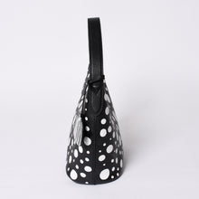 画像をギャラリービューアに読み込む, 極美品 LOUIS VUITTON ルイヴィトンYK 草間彌生 マシュマロPM ショルダーバッグ M46391モノグラムアンプラント ブラック 中古 4a000699